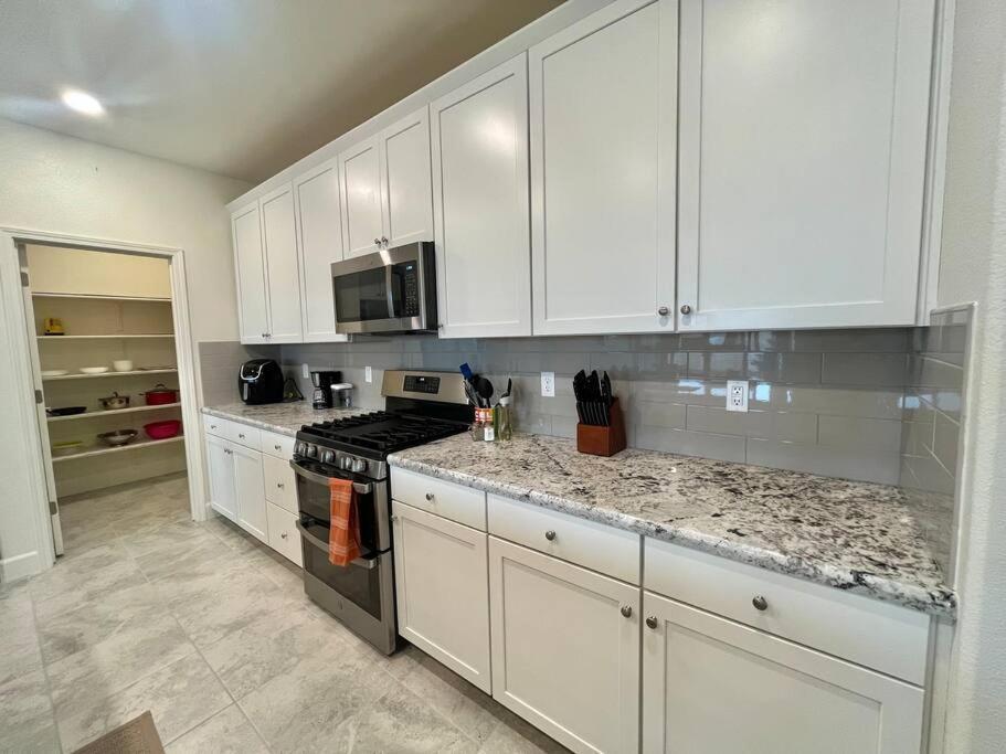 Brand-New, Beautiful & Stylish Home In Sacramento! מראה חיצוני תמונה